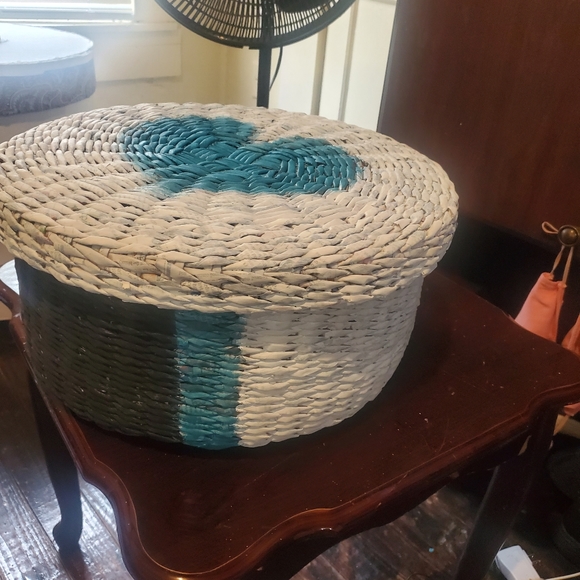 Handcrafted Basket with ❤️ design on lid - Picture 9 of 13